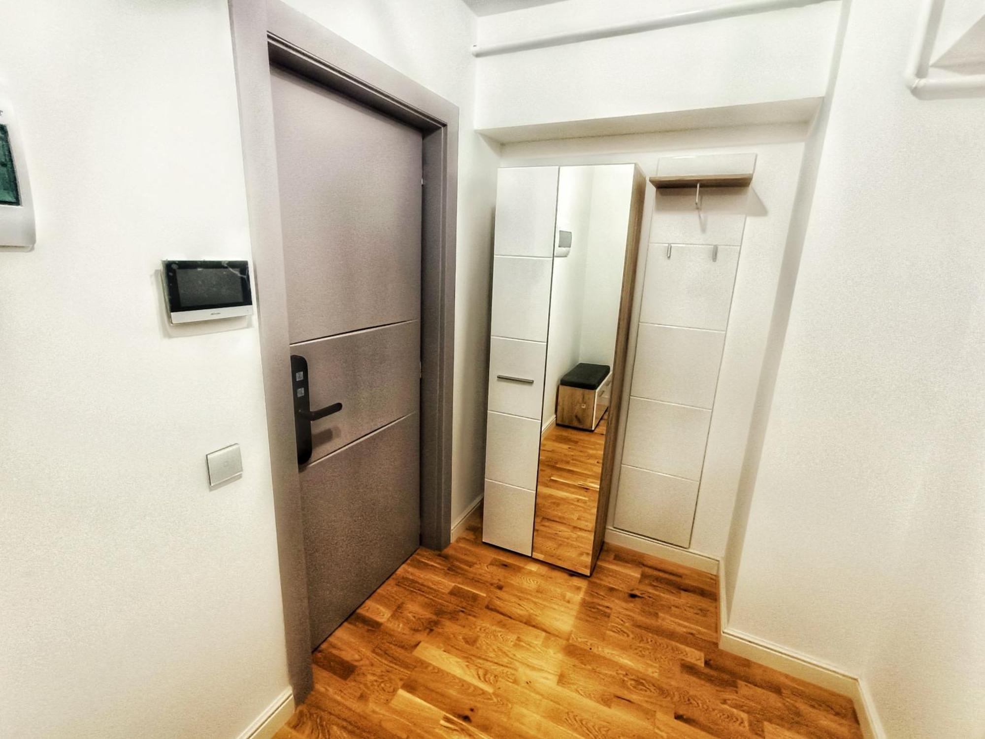 Super Apartments Near Airport With Shop & Free Parking 이아시 외부 사진