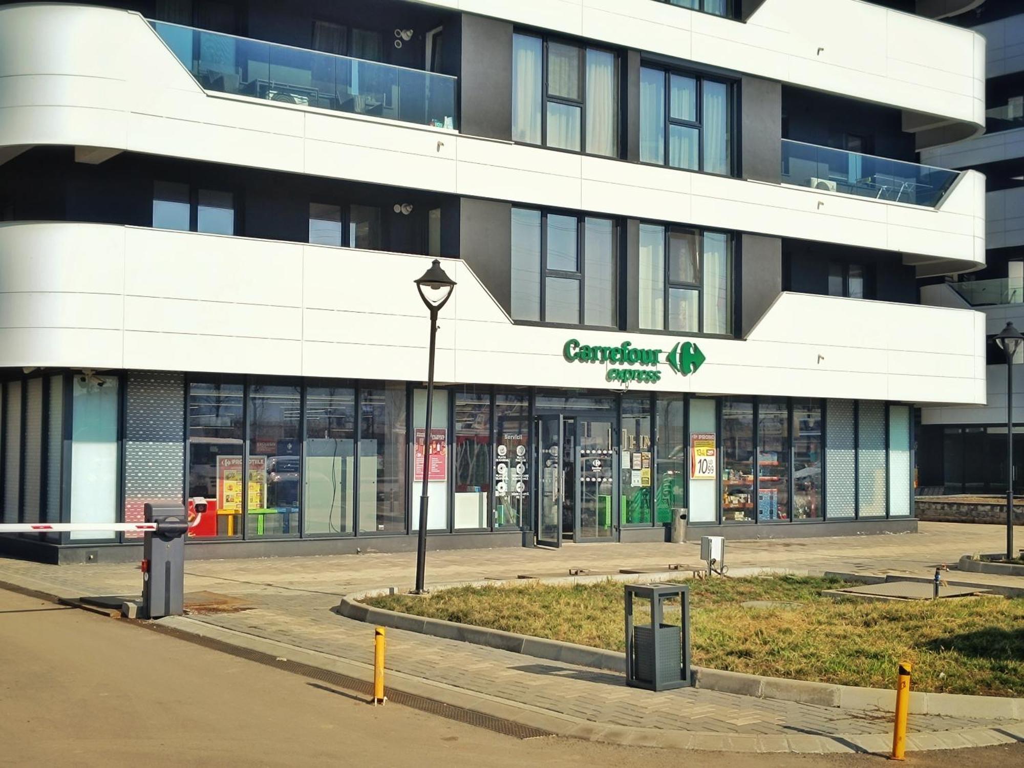 Super Apartments Near Airport With Shop & Free Parking 이아시 외부 사진