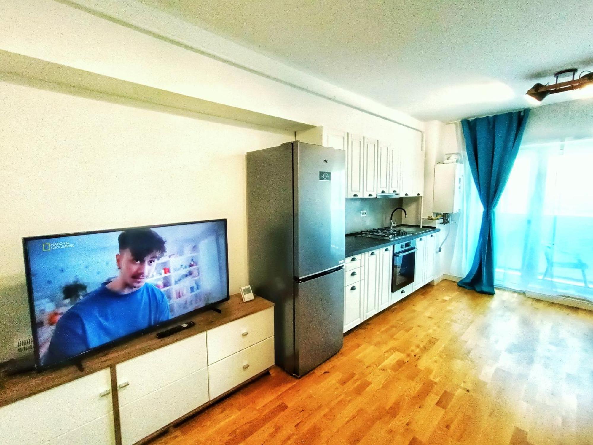 Super Apartments Near Airport With Shop & Free Parking 이아시 외부 사진